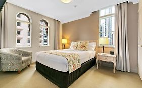 Manor Apartment Hotel