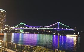 Manor Apartment Hotel